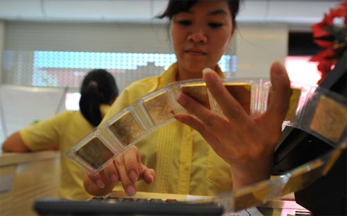 13 phiên đấu thầu 14 tấn vàng miếng