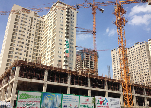 Kẻ buông mồi, người thổi giá chung cư thời tái sốt